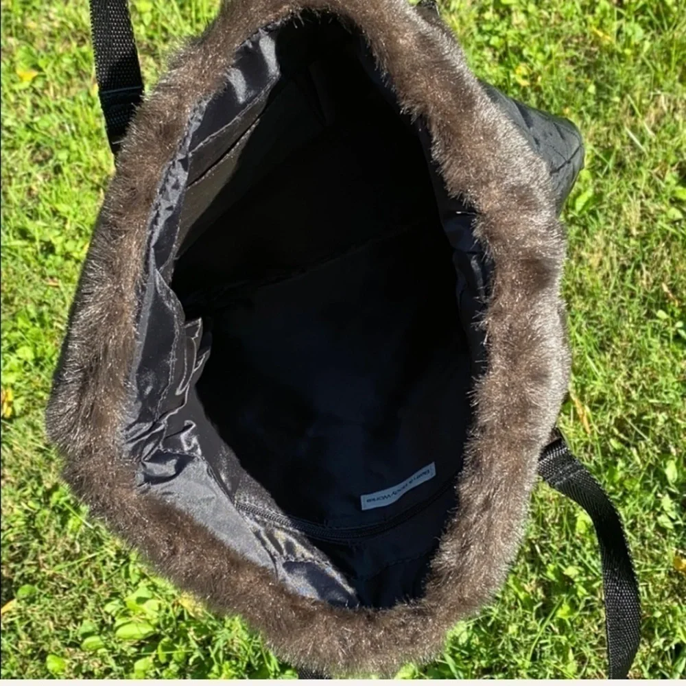 Bath & Body Works hot off the slopes tote bag black with brown faux fur